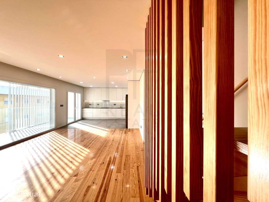 Dulpex T3+1 | Novo | São João Estoril - Grande imagem: 2/32