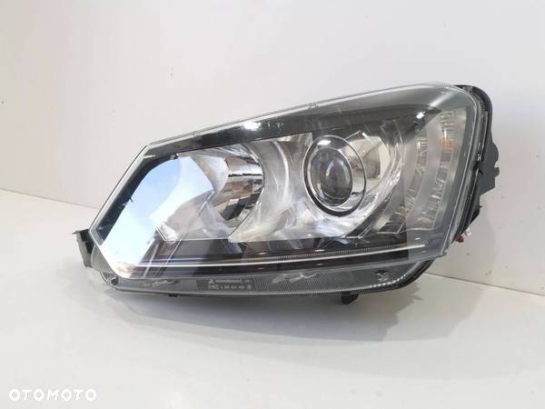 Skoda Yeti 5L LIFT LAMPA PRAWY PRZÓD XENON CAŁA - 7