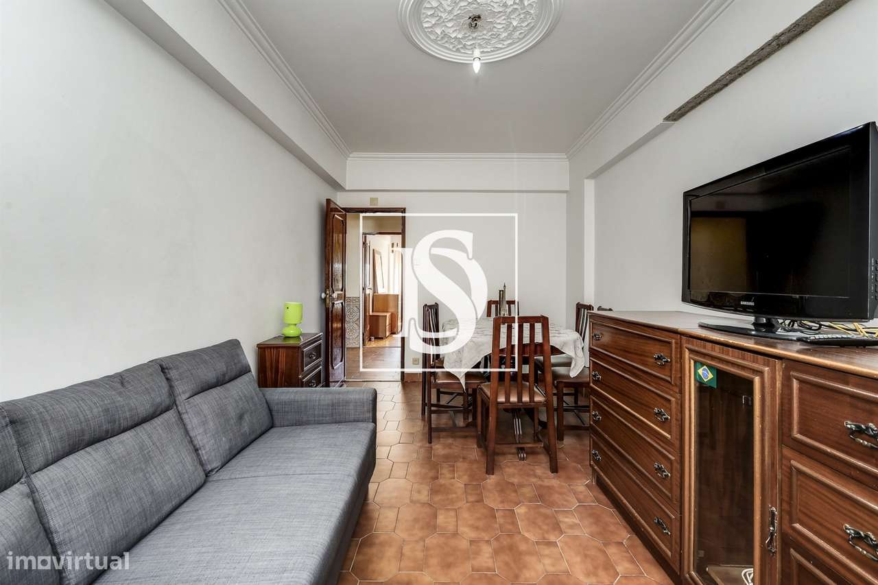 Apartamento T2  com orientação sul, arrecadação e excelente Localizaçã-3