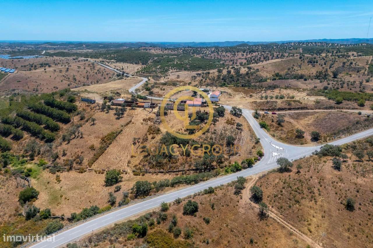 Ruína de 312m2, em Terreno Urbano de 1283m2 - Vaqueiros, Alcoutim - Grande imagem: 2/60