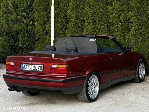 BMW Seria 3 325i Cabriolet - 4