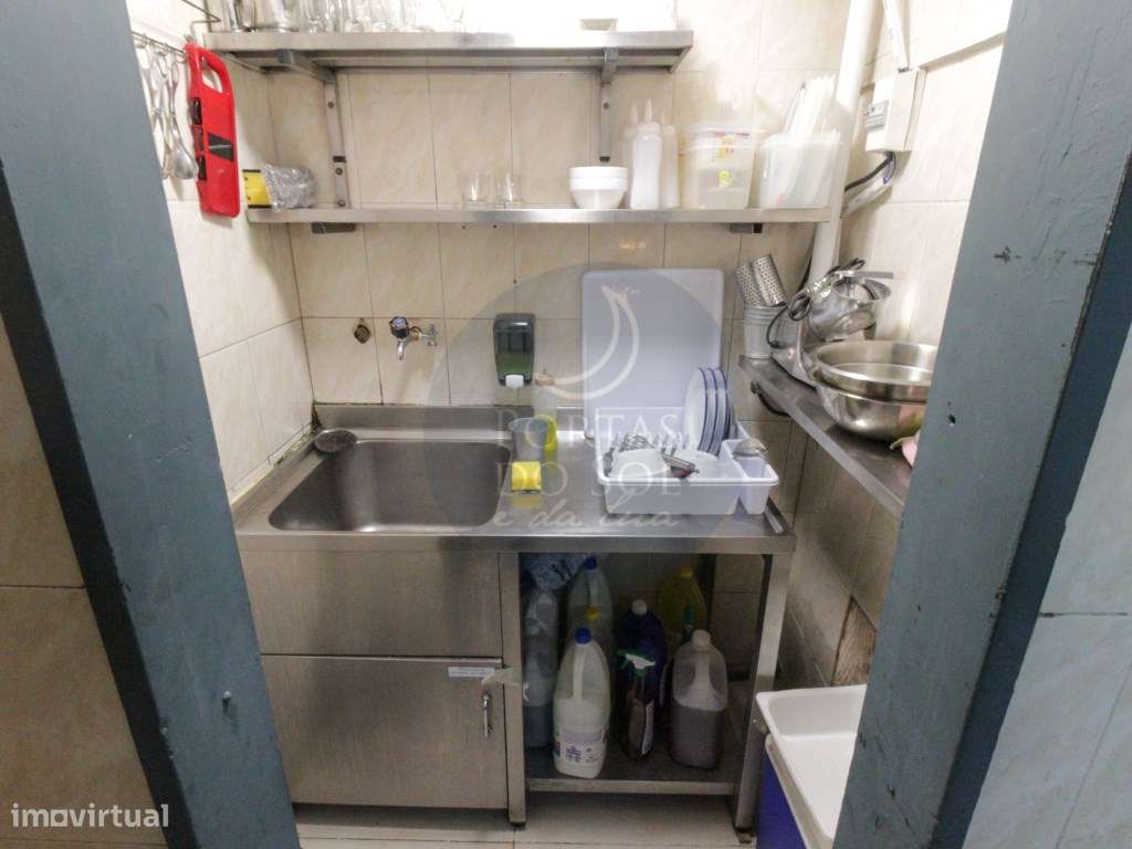 Hamburgueria totalmente equipada no centro de Lisboa-10