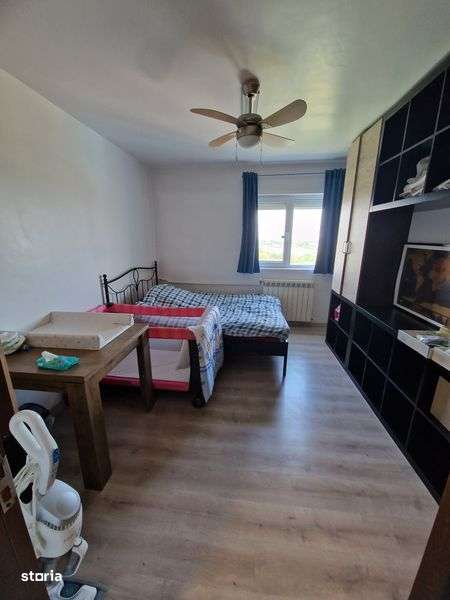 Inchiriez apartament 4 camere Ploiesti Sud - Imagine principală: 4/7
