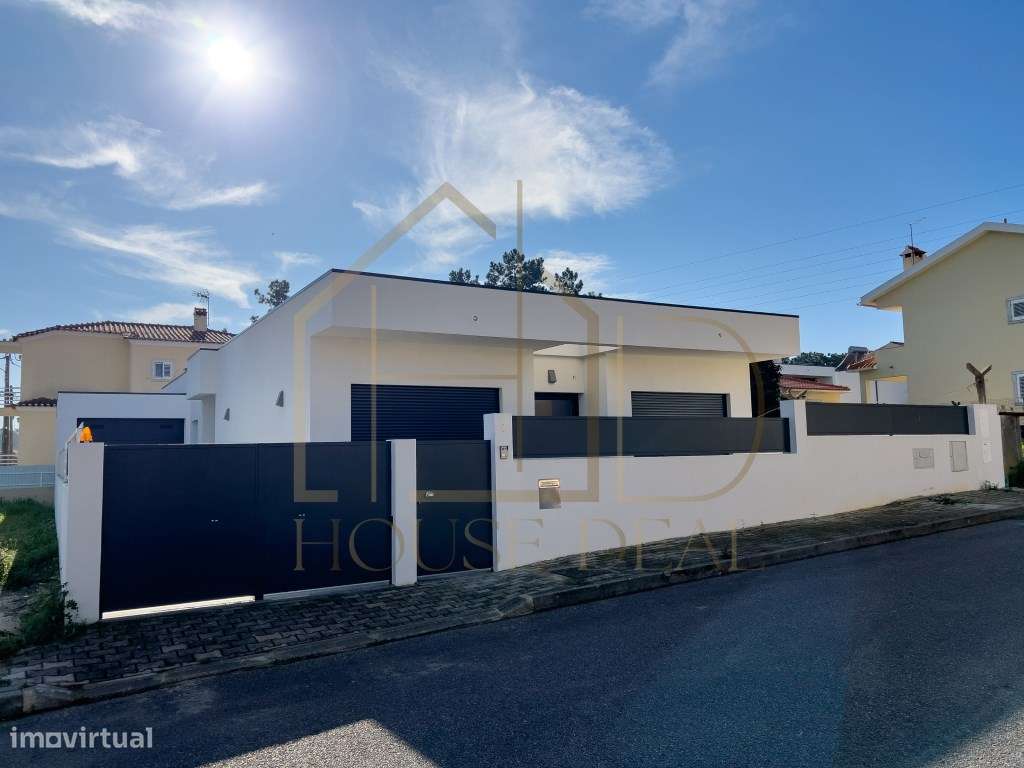 Moradia Isolada T3 com Garagem e Piscina. REDONDOS. Fernão Ferro - Grande imagem: 4/28