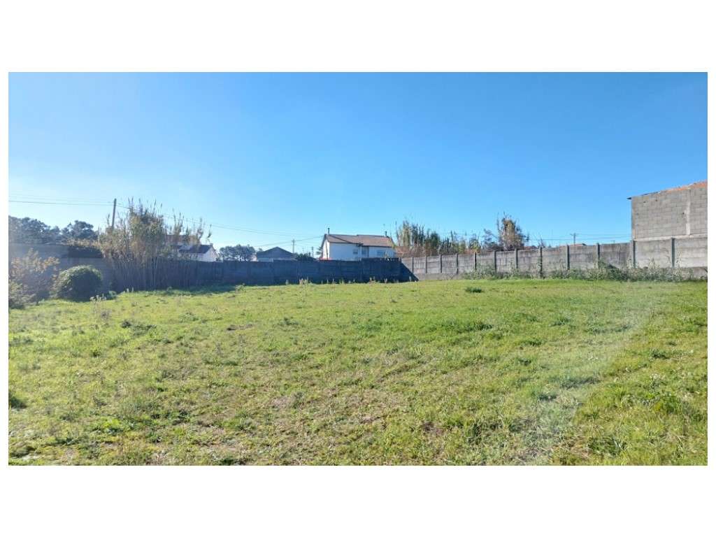 Moradia T3+3 individual no Lameiro - Carvide-38