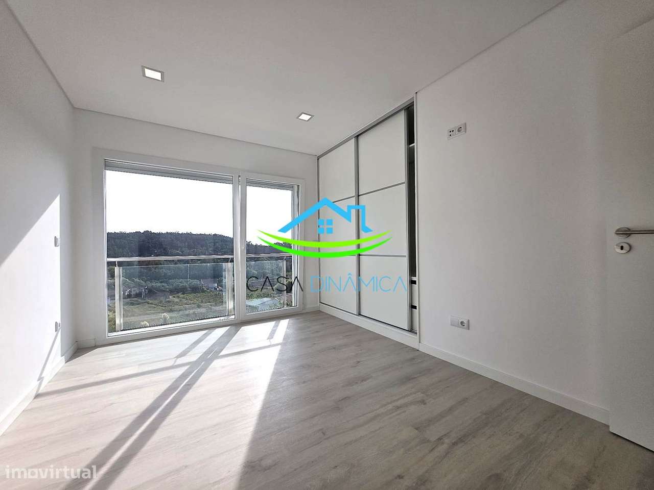 Moradia T4+1 Nova com Garagem Ampla e Jardim – Antuzede, Coimbra-17