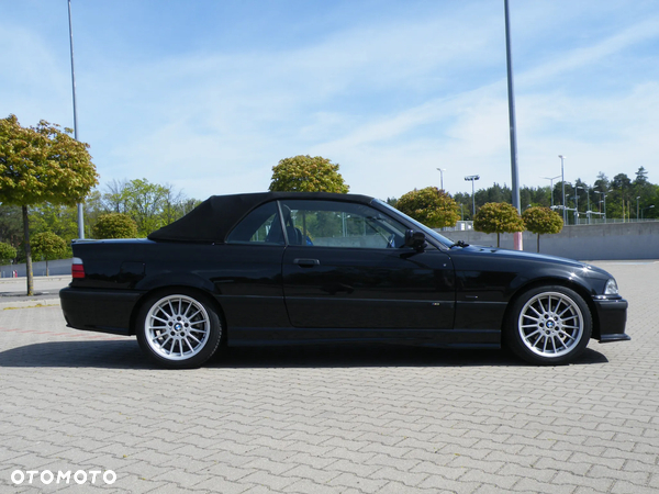 BMW Seria 3 320i Cabriolet - 2