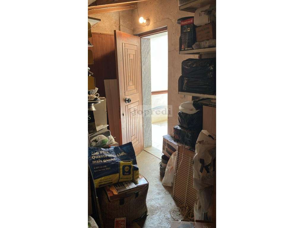 T3 com garagem e arrecadação na Estrada Portela em Carnaxide-18