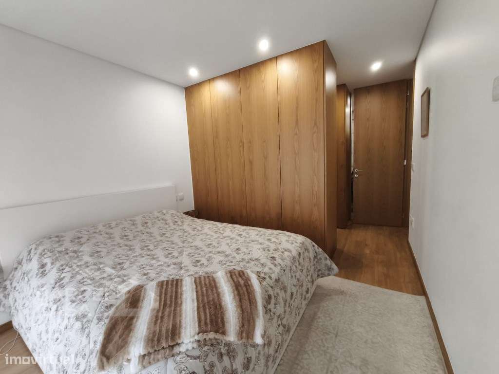 Oportunidade Única: Moradia T3 Térrea Semi-Nova em Manhente!-15