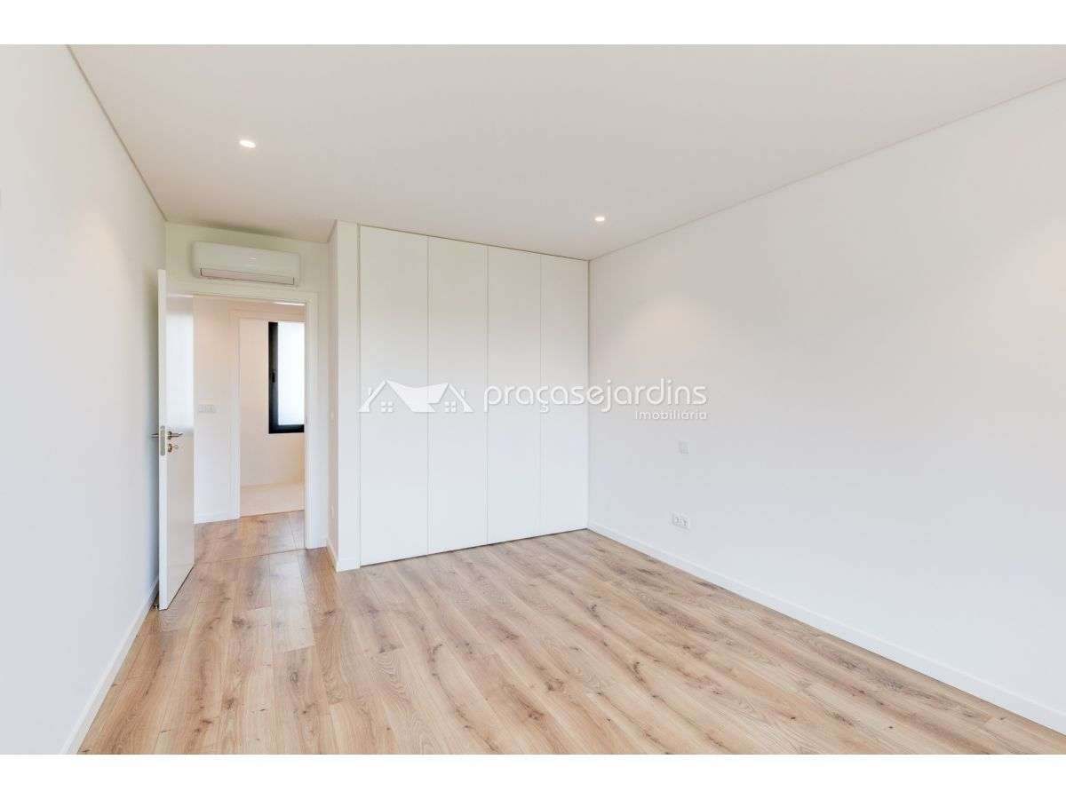 Apartamento T3 novo com espaço exterior privativo-11