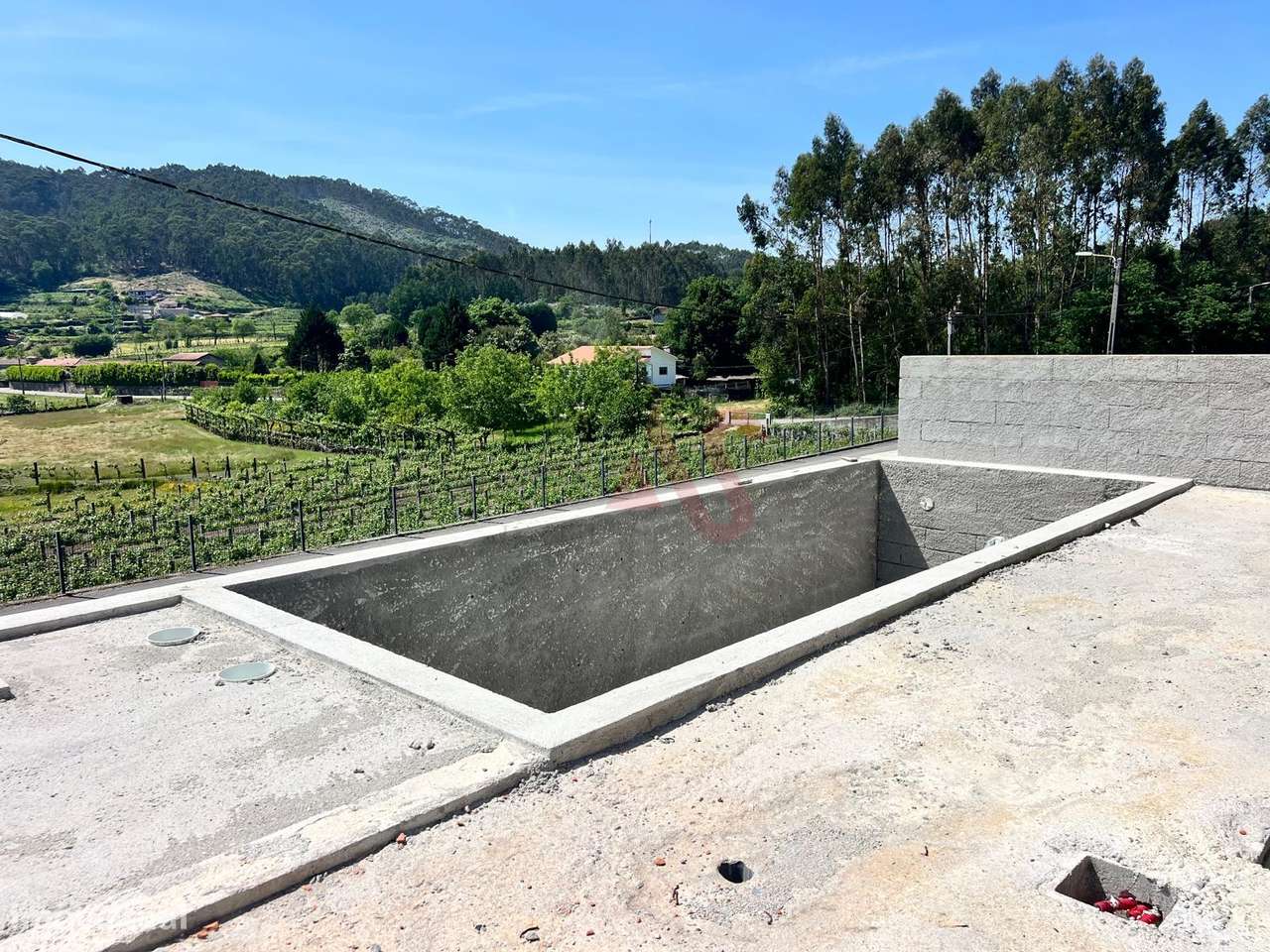 Moradia Térrea T3 com Piscina | Nova | Leitões, Guimarães-16