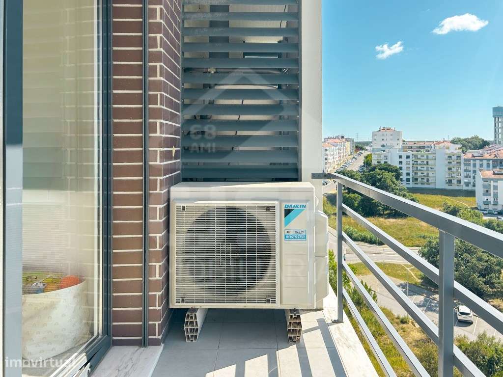 Apartamento T2 Torre da Marinha-22
