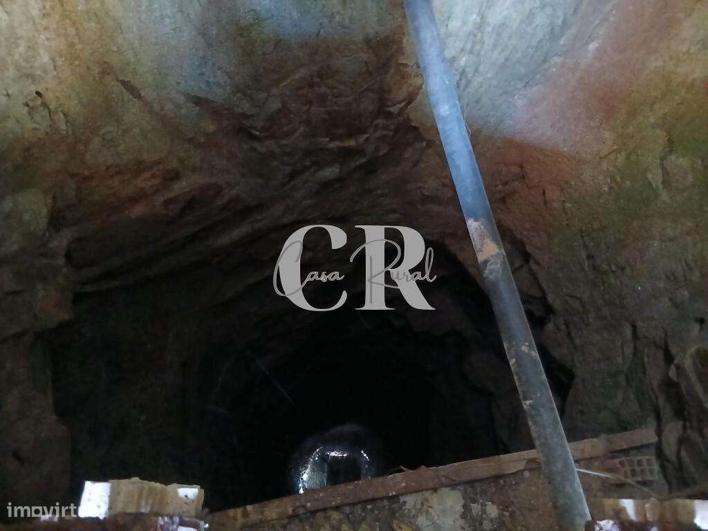 Propriedade com charme histórico, natureza e projeto aprovado em Figue-34