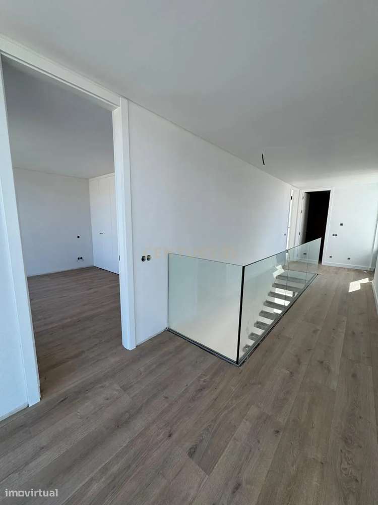 Moradia de Luxo T4 com Piscina - Sintra/Magoito-11