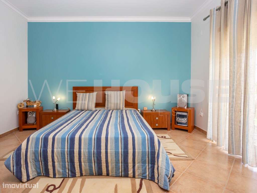 Moradia T4 com 280 m2, inserida em terreno com 2500 m2 em Palmela-12