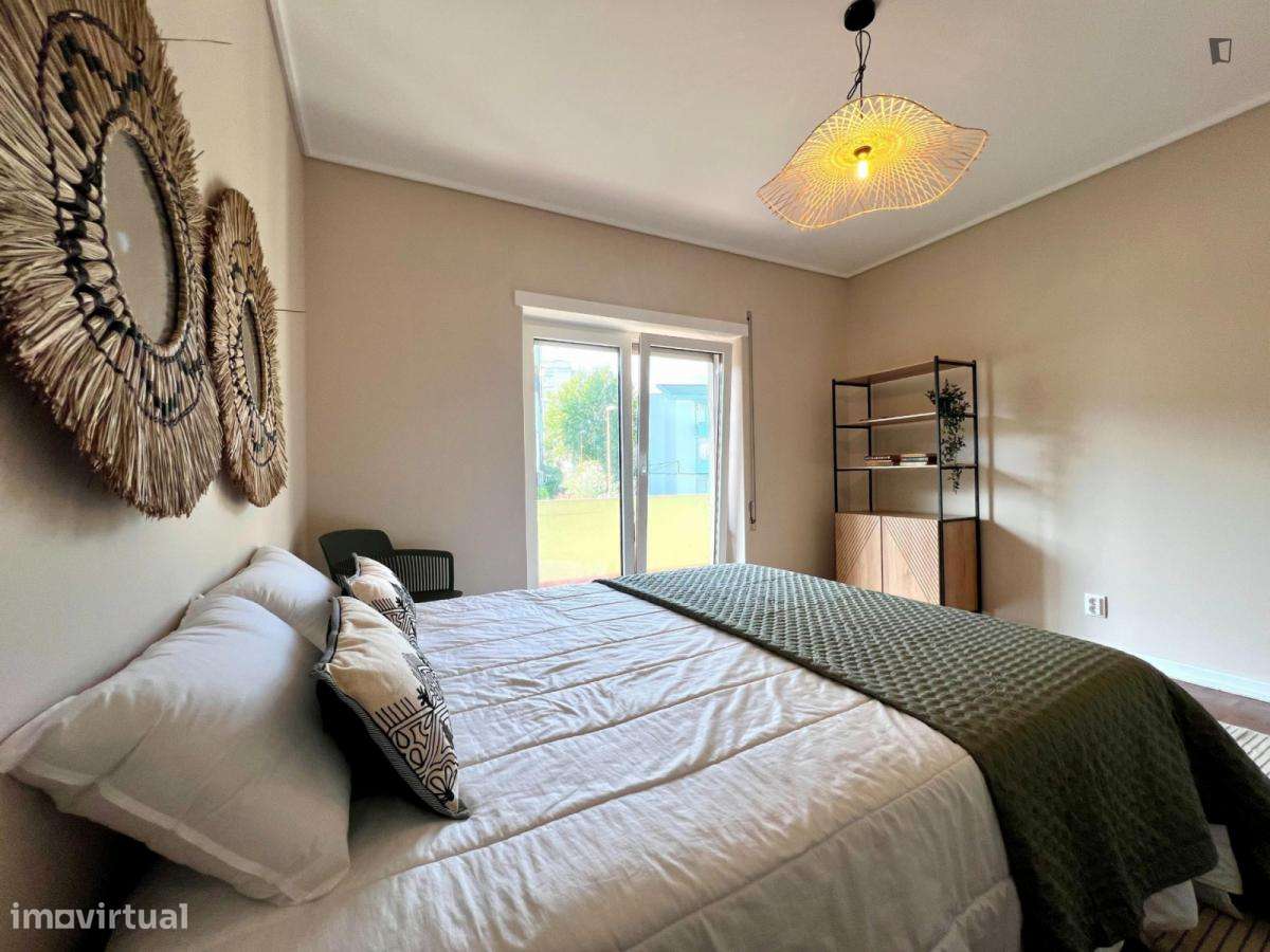 Quarto - localizado em Norton de Matos Coimbra - Grande imagem: 3/9