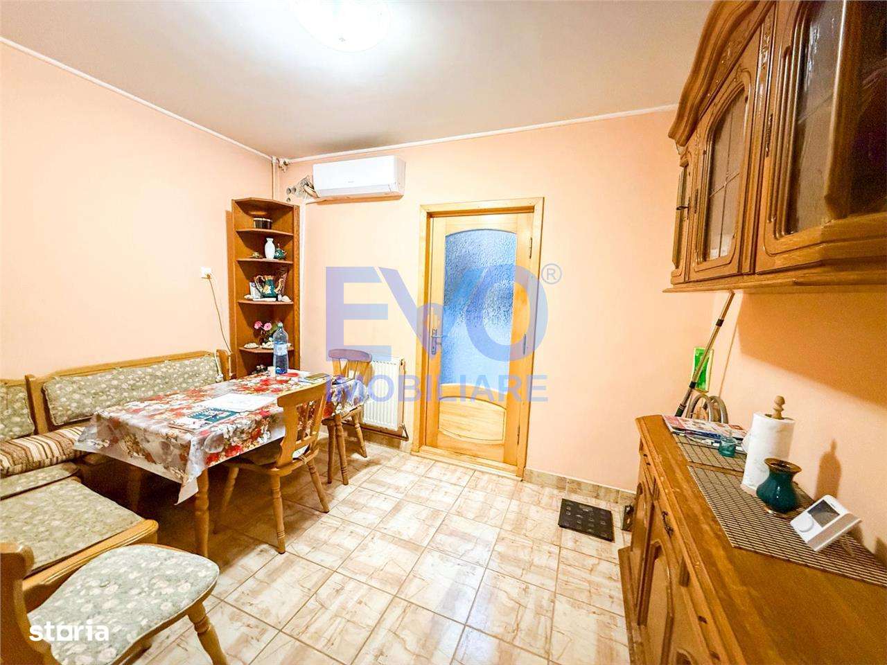 Apartament 3 camere, decomandat, etaj 1, de vanzare in zona Nicolina 2 - Imagine principală: 4/14