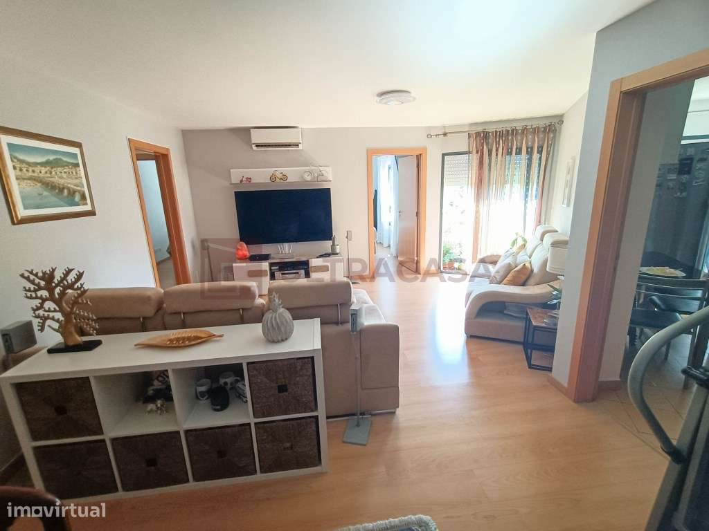 Vende-se Excelente T3 na Pontinha com 2 Lugares de Parqueamento-6