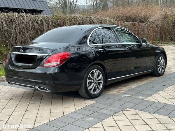 Mercedes-Benz Klasa C 300 9G-TRONIC - 10