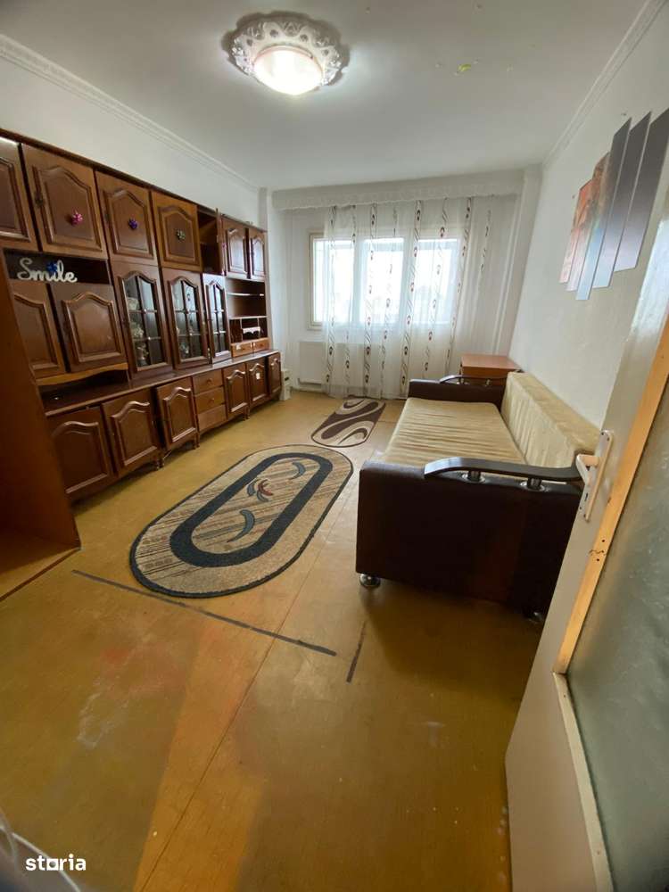 2 DECOMANDATE foarte spatios cu centrala si termopan zona Narcisa-0