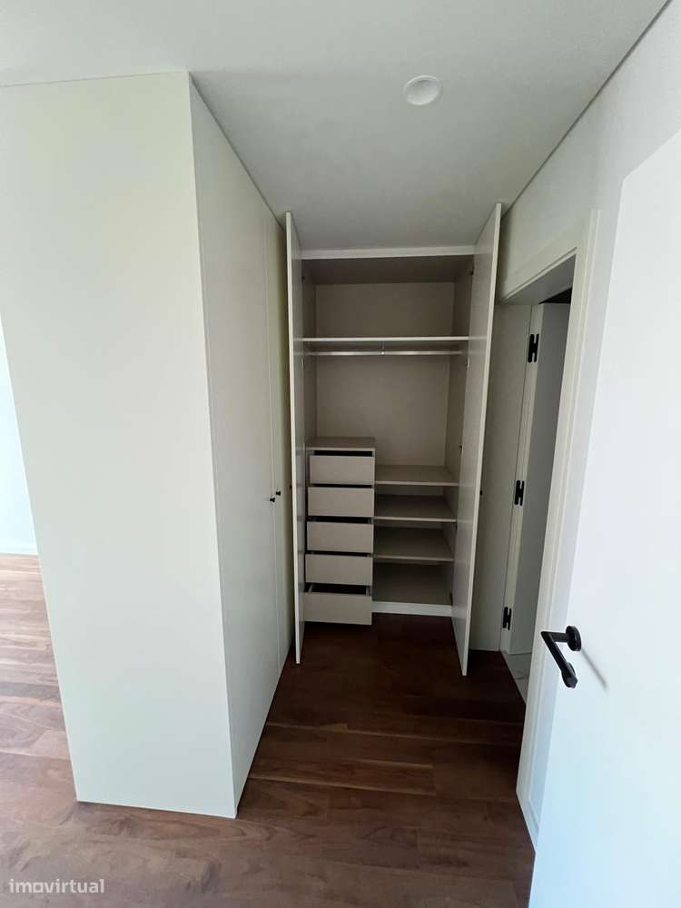 T 3 Novo V. N. Gaia  Av . República  Metro João de Deus Pronto Habitar-46