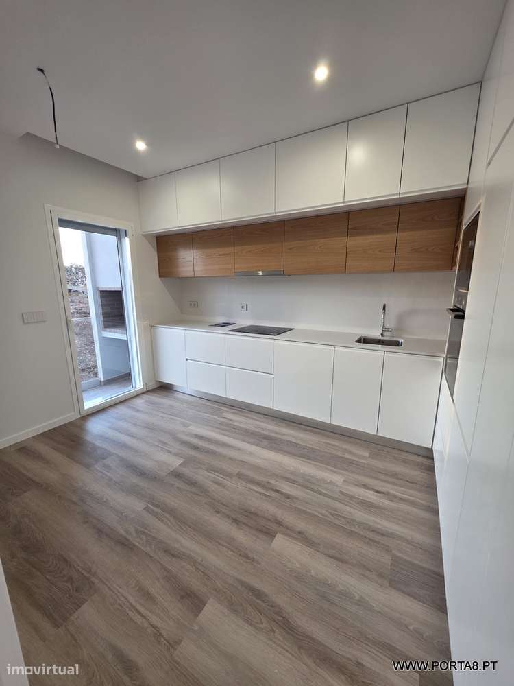 Apartamento T3 Novo com Duas Suites e Varanda — Barosa, Leiria-6