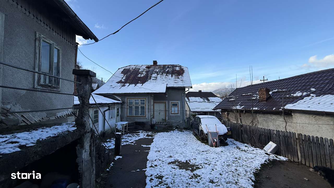 Casă P+M și teren 800 mp zonă centrală - Imagine principală: 5/11