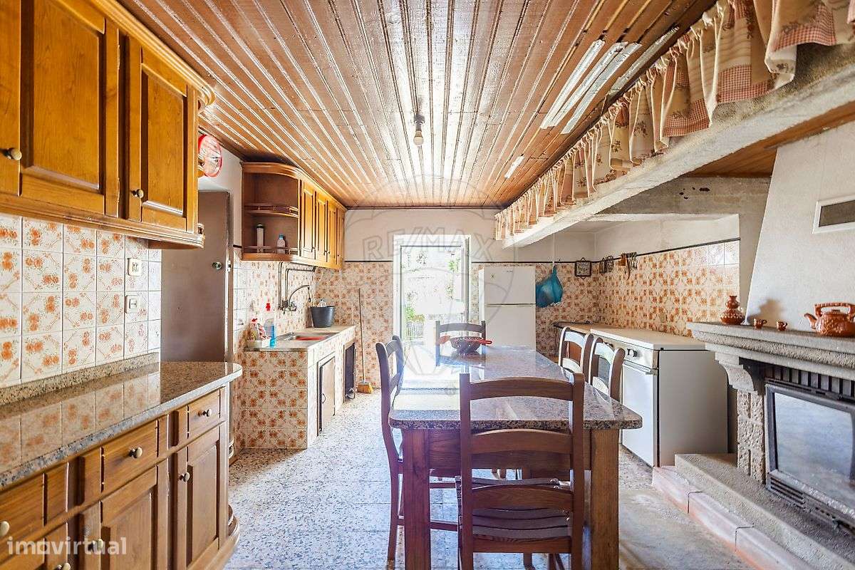 Moradia T2 para venda-16