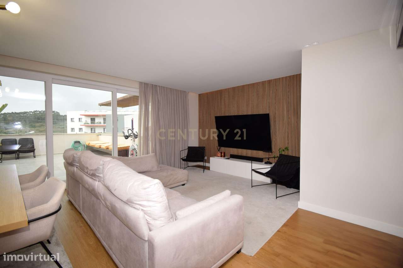 Oportunidade Única – Magnífico Apartamento T2 em Casal de Cambra - Grande imagem: 4/26