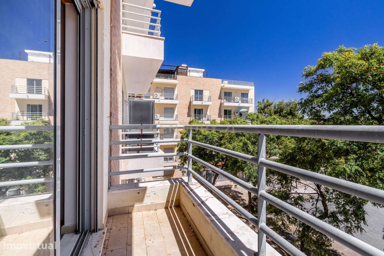 Apartamento T3 com Garagem na Quinta João de Ourém — Olhão-23