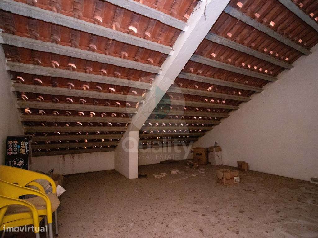 Excelente Apartamento T2 - Baixa da Banheira-32