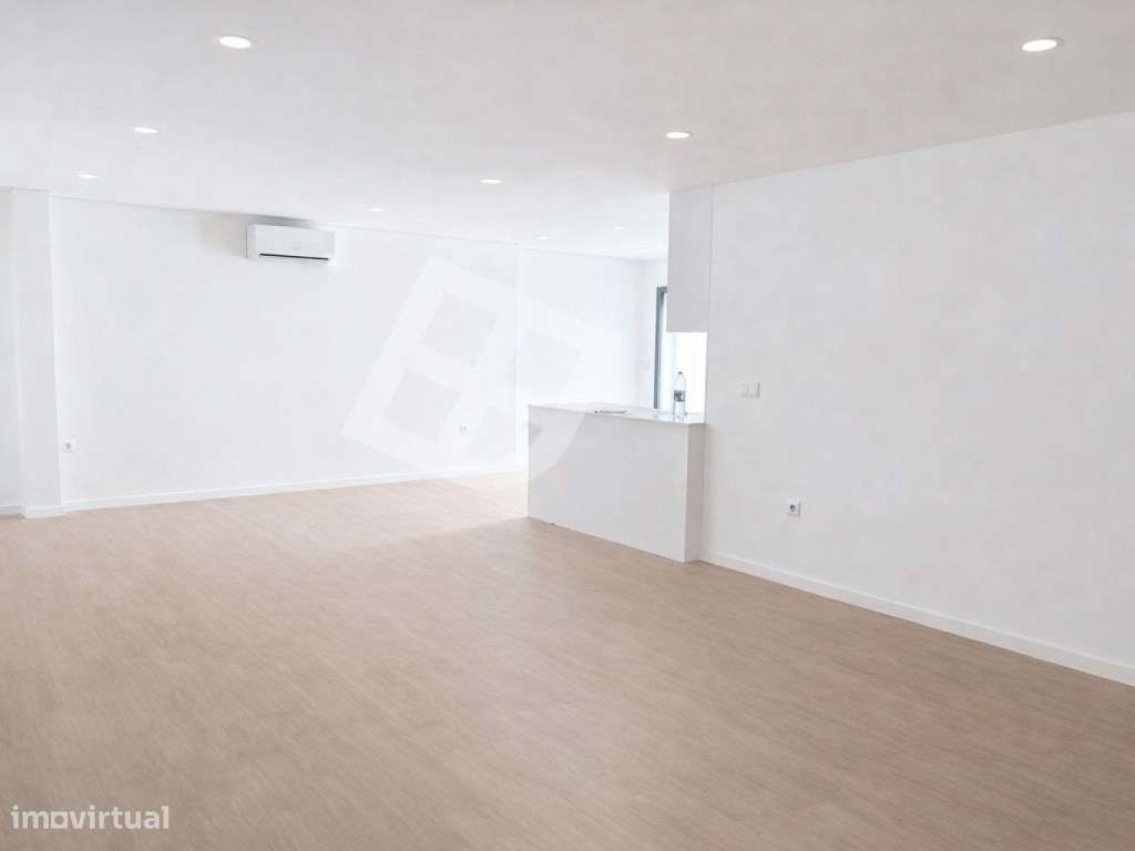 Apartamento T2 com terraço - Esgueira-8