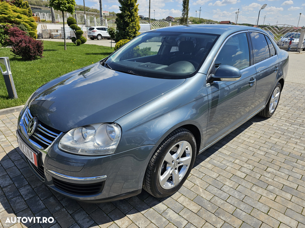 Volkswagen Jetta 1.6 Comfortline - 2