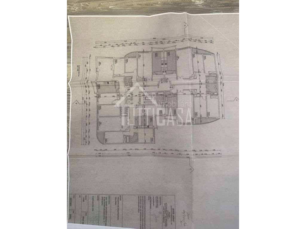 Apartamento T2 com elevador e parqueamento no Algueirão-20