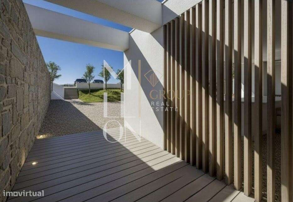 Terreno Exclusivo | Projeto e Especialidades Aprovados | Vista Rio - Grande imagem: 2/14