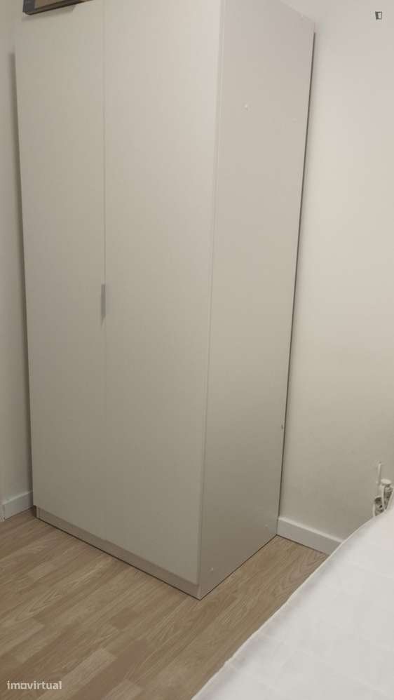 Quarto - localizado em Caldas da rainha - Grande imagem: 5/6