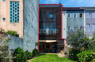 Prédio de 5 pisos de habitação com jardim na Rua Boavista, Porto