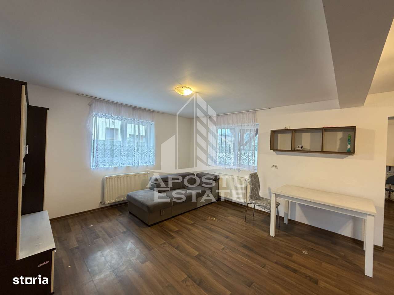 Casă individuală , curte mare , terasă acoperită , Zona Plopi - Imagine principală: 2/14