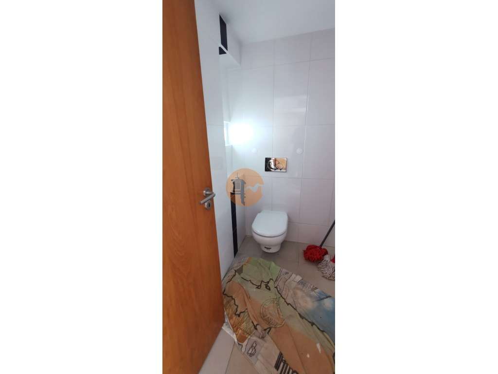 Moradia totalmente renovada numa zona calma onde predomina a habita...-41