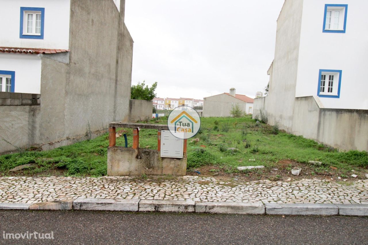 Terreno Urbano de 229 m2, Área Bruta Construção 160m2 em Vila Viçosa