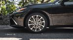 Lexus ES 300h Special Edition - 9