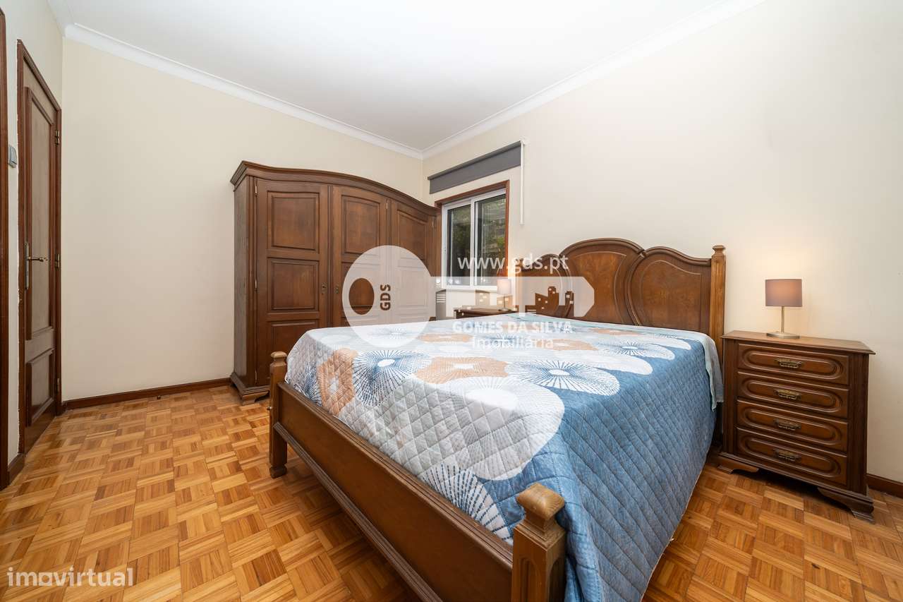 Moradia T3 com estabelecimento comercial em Dume, Braga-6