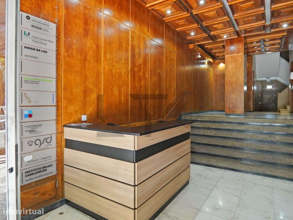 Apartamento T1 Totalmente Renovado com Acabamentos de Luxo, Varanda...-18