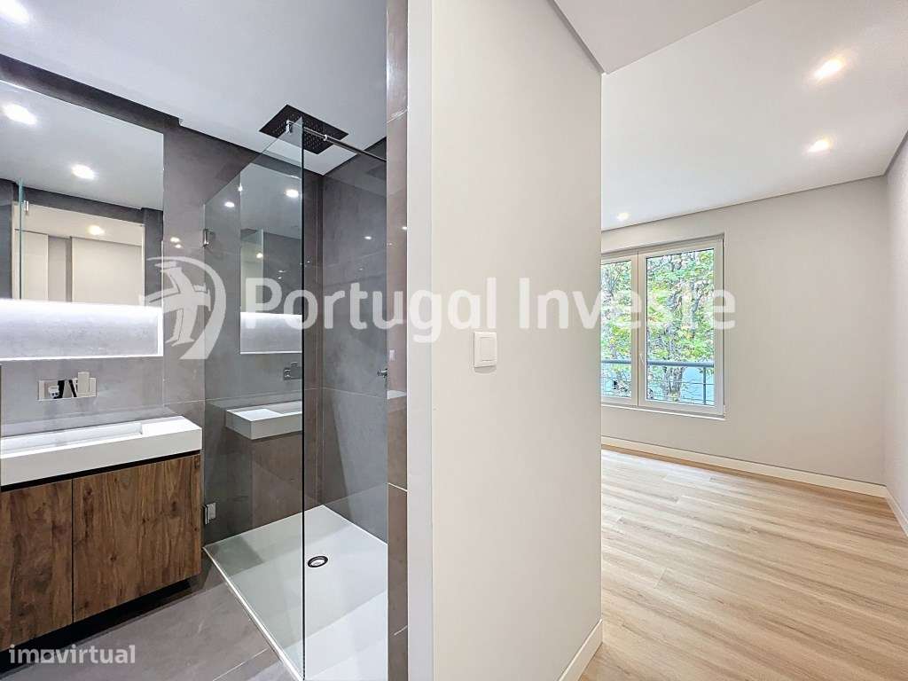 Sublime Duplex T4 com Mezanino no centro de Carcavelos-19