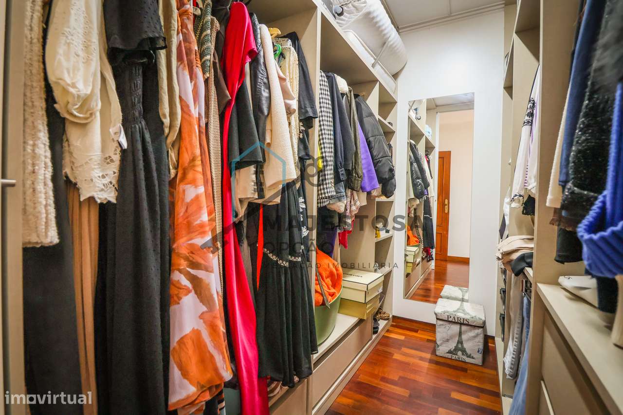 Apartamento T3 com Excelente Localização — São Vicente, Braga-17