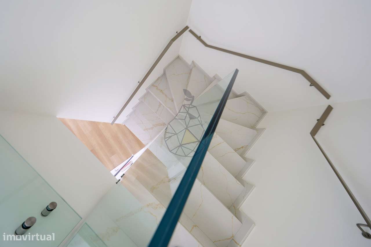 Apartamento T2 Duplex com 2 lugares de estacionamento em Alvor-40