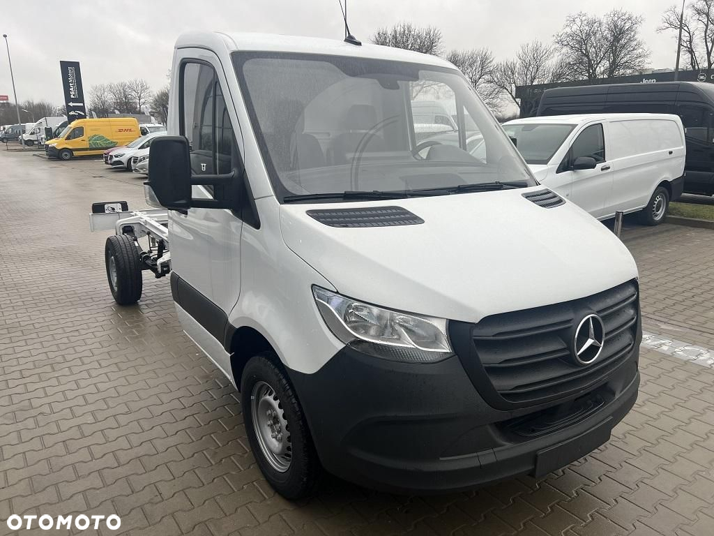 Mercedes-Benz Sprinter - 2