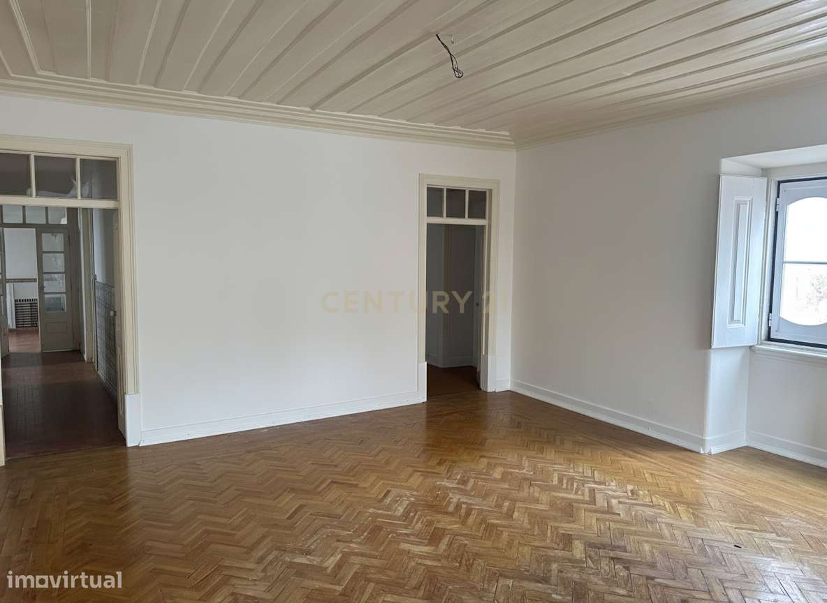 Moradia T5 com Grande Potencial | Salvaterra de Magos-10