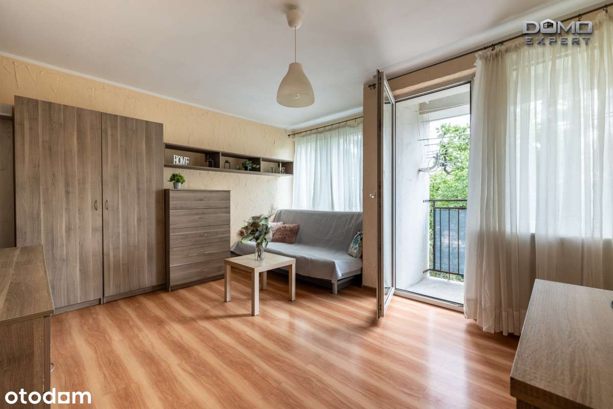 Trzy pokoje z balkonem w centrum-0