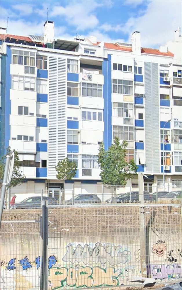 Apartamento de tipologia T2 , localizado na Mina de Água-Amadora. - Grande imagem: 3/25